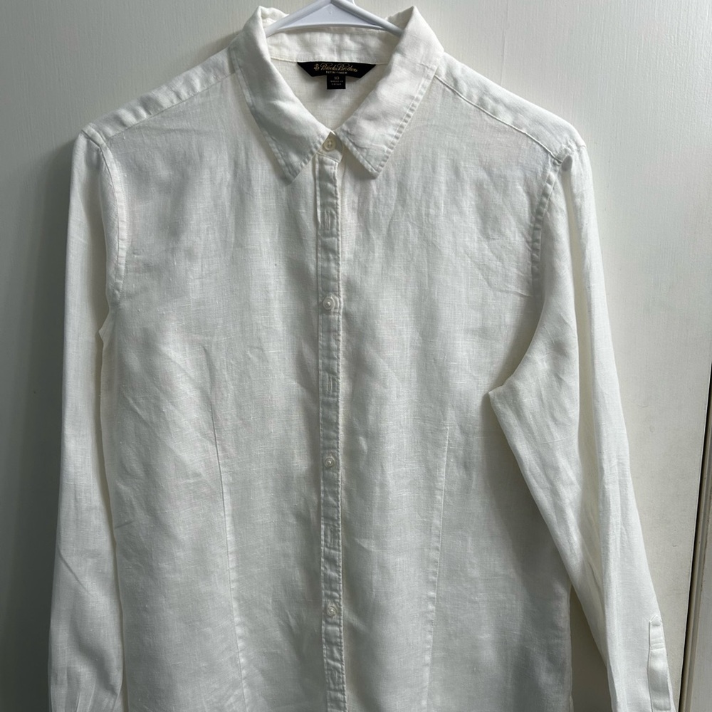 Woman’s BROOKS BROTHERS
Irish linen white shirt Size 10